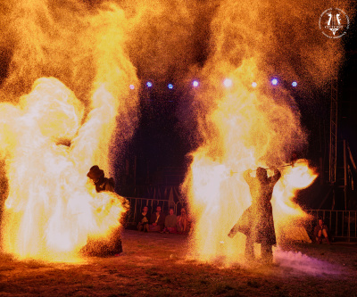 Fireshow – Ad Absurdum