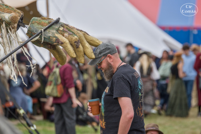 Omoloùnkà/Companie Bric à Brac