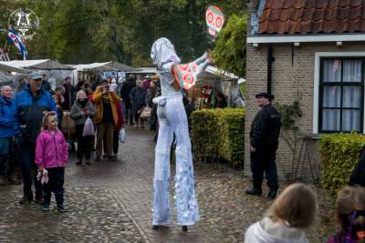 20251025-001-Walking Acts-TR.jpg