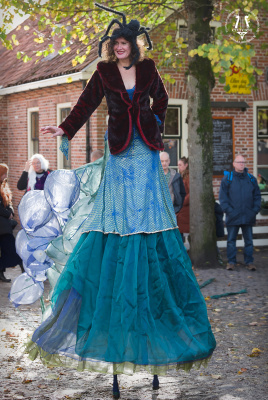 20251026-022-Walking Acts-TR.jpg