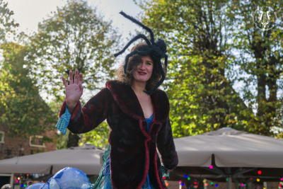 20251026-023-Walking Acts-TR.jpg