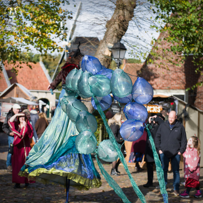 20251026-024-Walking Acts-TR.jpg